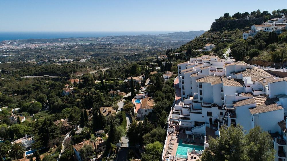 Macdonald La Ermita Resort Mijas Bagian luar foto